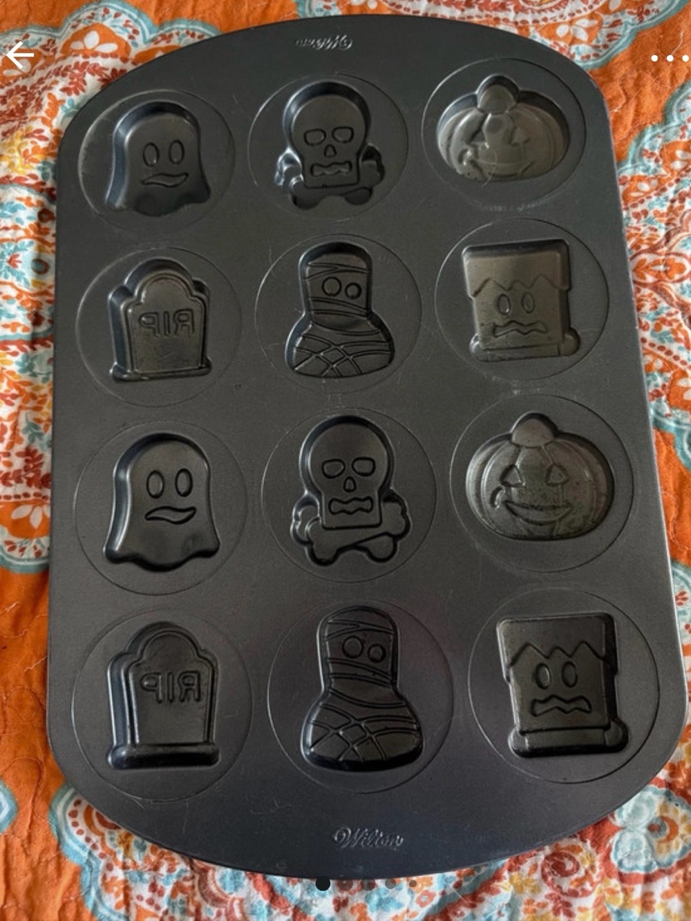 Wilton Halloween Character Muffin Pan